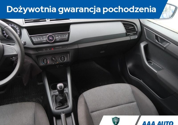 Skoda Fabia cena 40000 przebieg: 69216, rok produkcji 2018 z Ożarów Mazowiecki małe 326